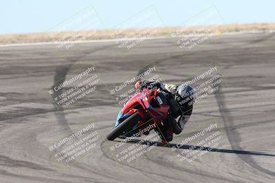 media/Jan-15-2026-Racers Edge (Thu) [[dfebeb70ab]]/3-B Group/Session 2 (Bowl Exit)/